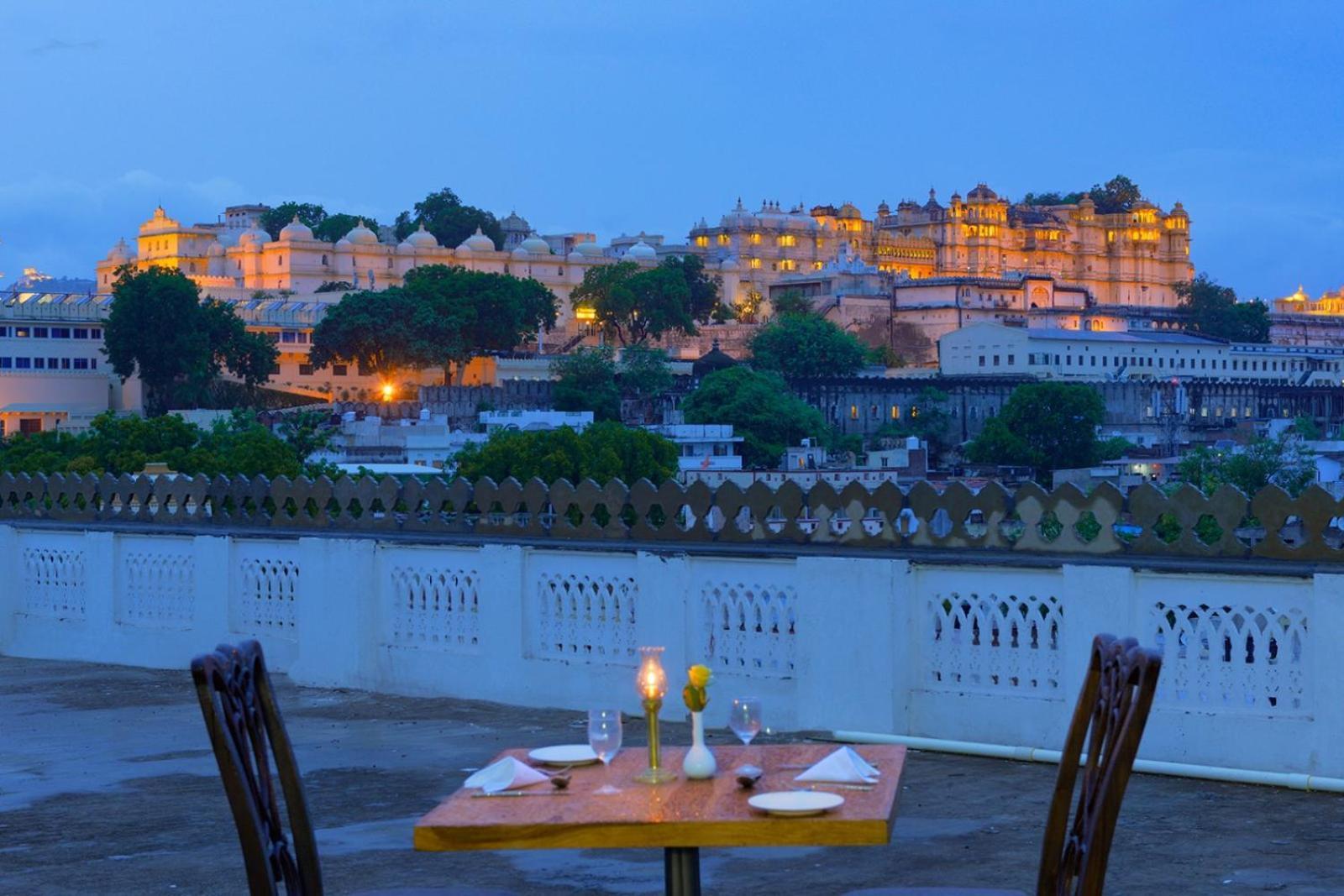 Hôtel Aaram Mahal By Pachar Group à Udaipur Extérieur photo