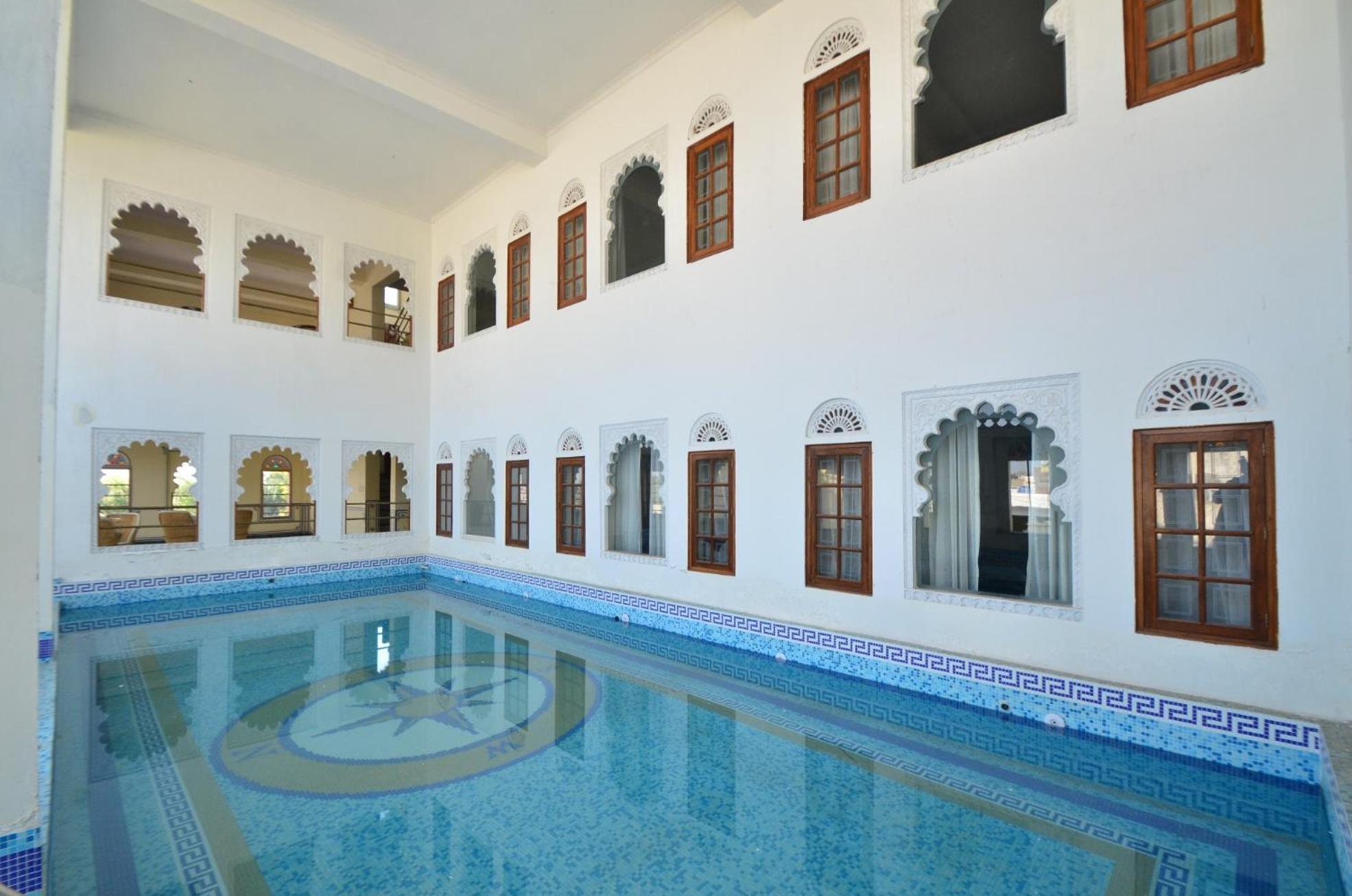 Hôtel Aaram Mahal By Pachar Group à Udaipur Extérieur photo