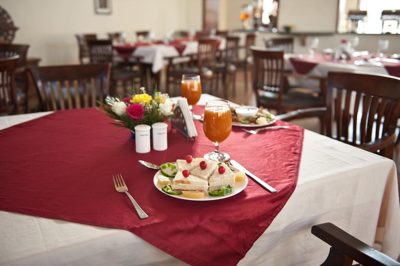 Hôtel Aaram Mahal By Pachar Group à Udaipur Extérieur photo